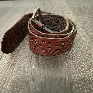 American Eagle Outfitters Brown Floral Cutout Leather Belt,XS,fair condition